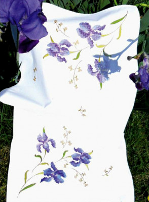 Surnappe et chemin de table iris