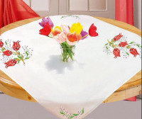 Surnappe et chemin de table tulipes