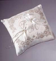 Coussin de mariage fleuri